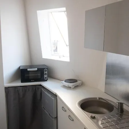 Apartment Bright Apartment Close To Parc Monceau