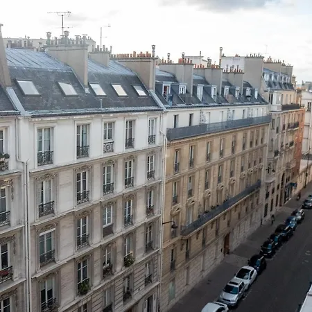 Apartment Bright Apartment Close To Parc Monceau